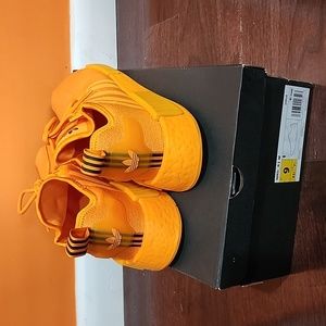 Women's Adidas NMD R1 Shoes Size 9